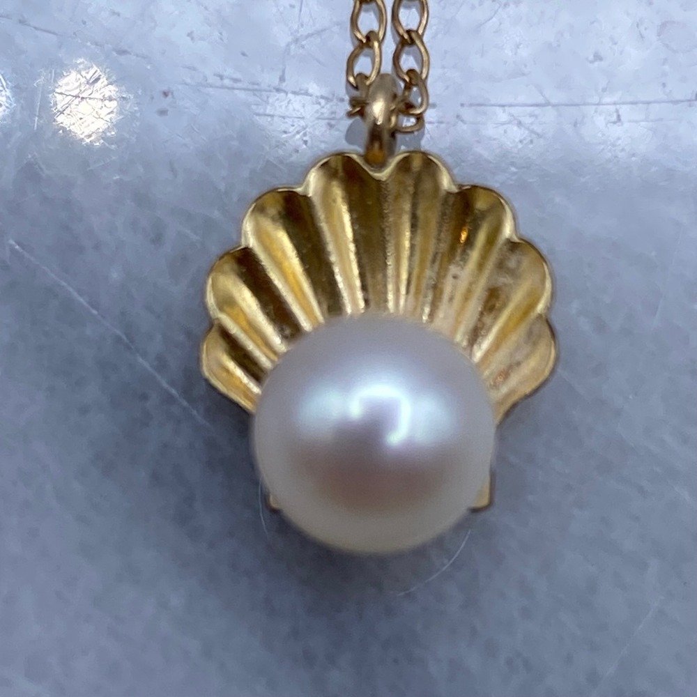 Vintage Women Gold Filled Shell Faux Pearl Pendant Necklace 18 Inch 1/20 12K GF